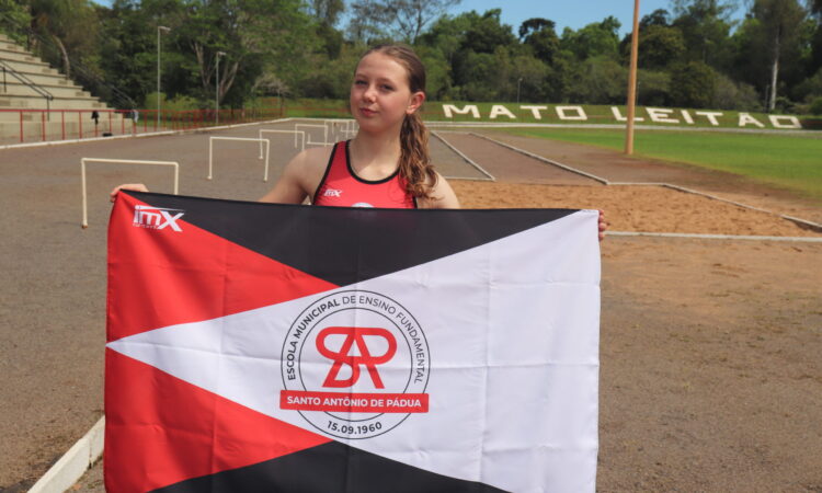 MAYANE THEISEN NOS JOGOS ESCOLARES, EM MINAS GERAIS