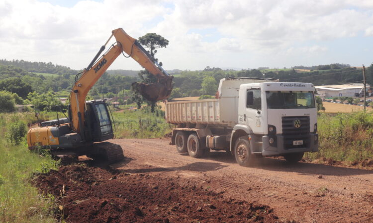 PRIMEIROS SERVIÇOS NA ESTRADA LINHA CONCEIÇÃO