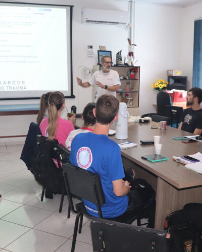 CONTROLE DE HEMORRAGIAS É TEMA DE CAPACITAÇÃO COM AGENTES DE SAÚDE