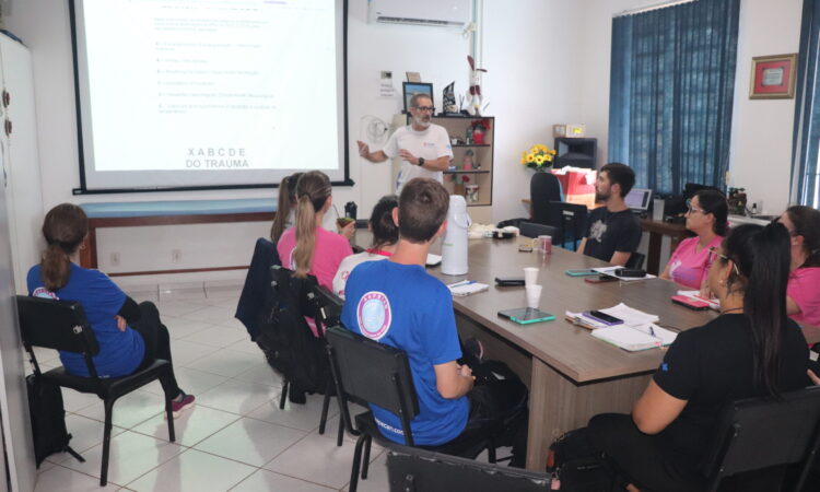 CONTROLE DE HEMORRAGIAS É TEMA DE CAPACITAÇÃO COM AGENTES DE SAÚDE