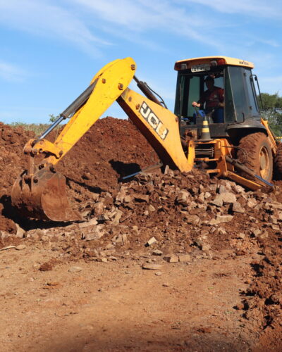 COM VERBA DA UNIÃO, PREFEITURA VAI ADQUIRIR RETROESCAVADEIRA