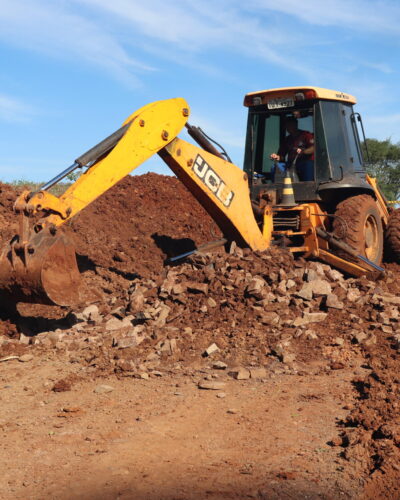 RETROESCAVADEIRA 4X4 NO PROMAQ DO GOVERNO FEDERAL