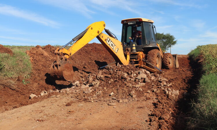 RETROESCAVADEIRA 4X4 NO PROMAQ DO GOVERNO FEDERAL