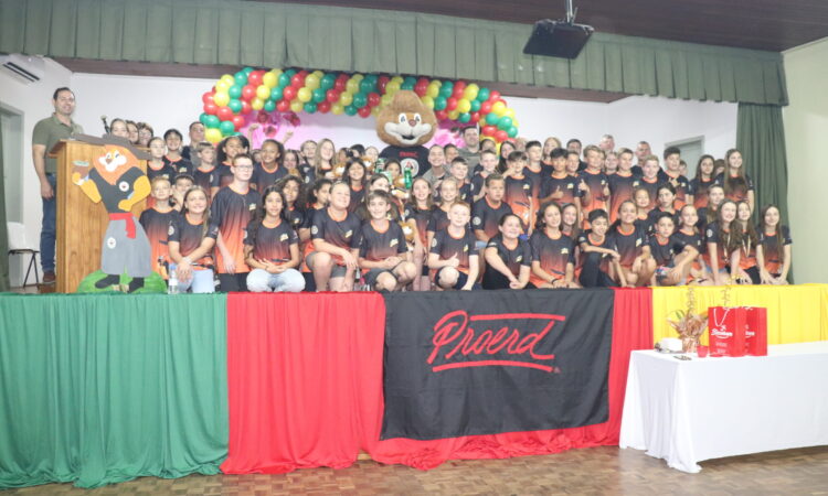 PROERD FORMA ALUNOS DO 5º ANO DE TRÊS ESCOLAS