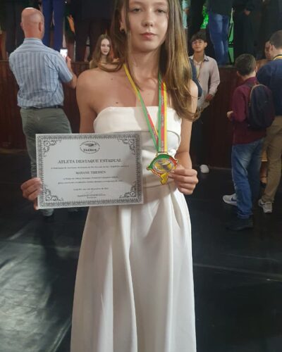 MAYANE THEISEN ATLETA DESTAQUE ESTADUAL NO ATLETISMO