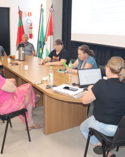 ESCOLHA DA GAROTA IMIGRANTE 2026 EM MARÇO