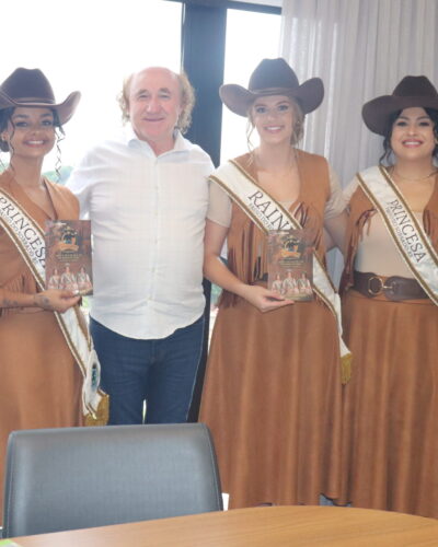 PREFEITO RECEBE CONVITE DA FESTA DO BÚFALO