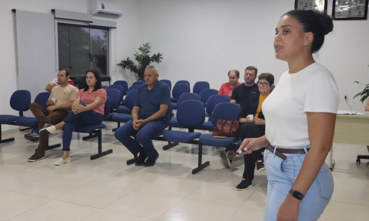 EXECUTIVO APRESENTA RELATÓRIOS NA ÁREA DA SAÚDE