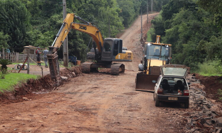 MAIS 2,4 QUILÔMETROS DE ASFALTO NESTE PRIMEIRO SEMESTRE