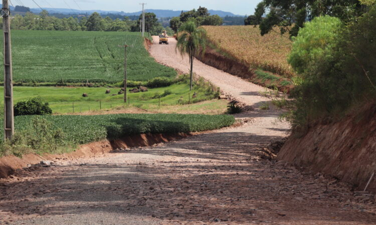 ASFALTO EM TRECHO DA ESTRADA EM SAMPAIO APROVADO
