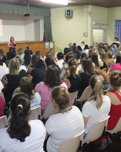 FORMAÇÃO PEDAGÓGICA REÚNE EDUCADORES HOJE À TARDE