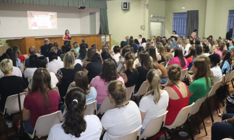 FORMAÇÃO PEDAGÓGICA REÚNE EDUCADORES HOJE À TARDE