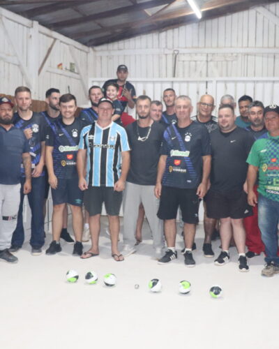 SÃO JOÃO, SÃO JOSÉ E SANTO ANTÔNIO A LARGAM COM VITÓRIA