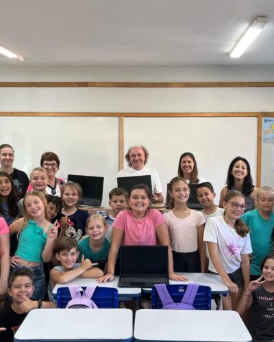ESCOLA IRENO BOHN RECEBE NOTEBOOKS
