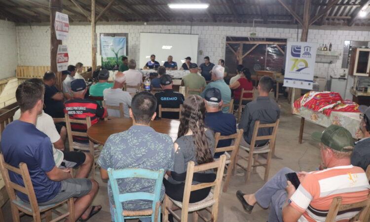 COMDER REÚNE INTEGRANTES EM ARROIO BONITO