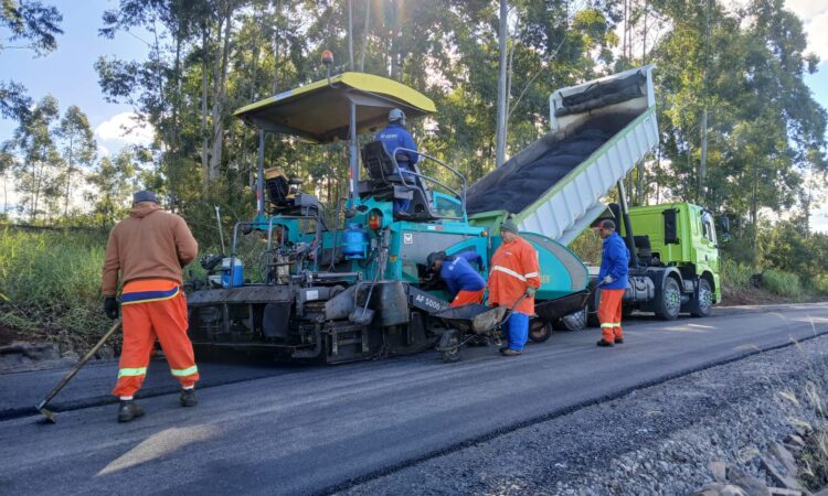 ASFALTO NA ESTRADA GERAL DE SAMPAIO