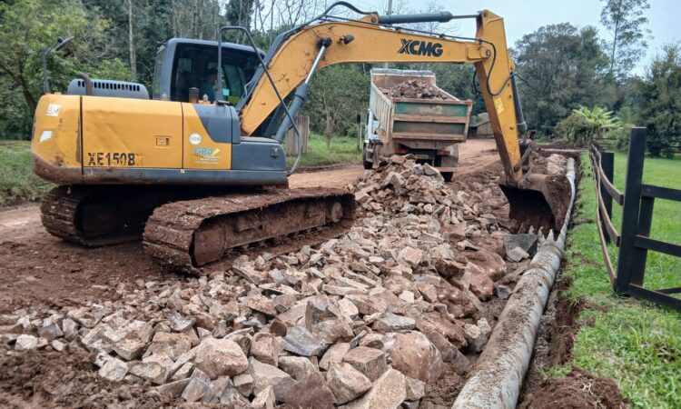 OBRAS SEGUE COM TRABALHOS EM SANTO ANTÔNIO