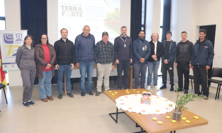 TERRA FORTE ENTREGA OS PRIMEIROS CARTÕES