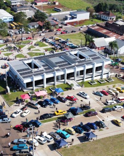 AÇÃO SOLIDÁRIA NO 2º ENCONTRO DE CARROS ANTIGOS