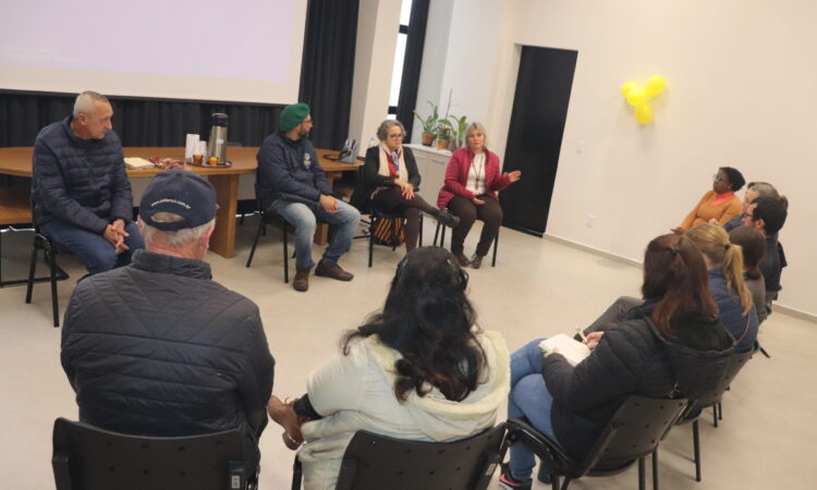 FEIRANTES ENCAMINHAM CRIAÇÃO DE ASSOCIAÇÃO