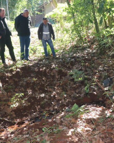 EMPRESA VISTORIA ÁREA PARA PRESERVAÇÃO DE NASCENTE