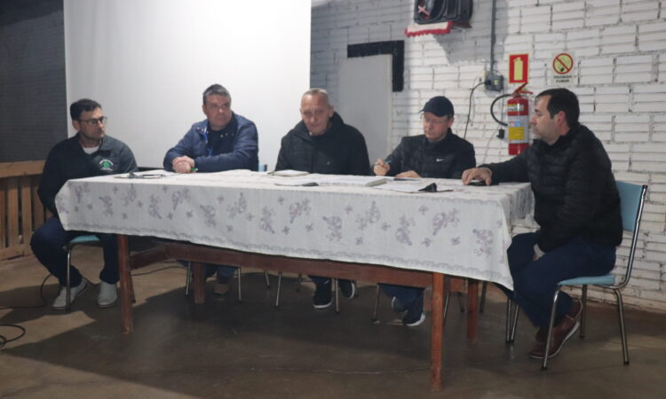COMDER REÚNE INTEGRANTES EM ARROIO BONITO