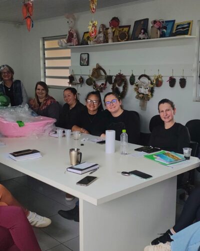 ENCONTRO REÚNE EQUIPES DA ASSISTÊNCIA SOCIAL E SAÚDE
