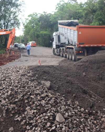 TRABALHOS NO ASFALTO EM SANTO ANTÔNIO